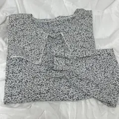 花柄襟付きフリルブラウス