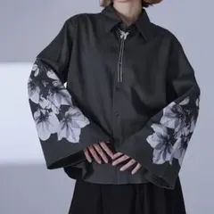 【Ellno Loset】2wayアームスリットフラワーptシャツ