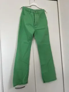 グリーン　カラーフレアパンツのサムネイル