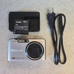 CASIO EXILIM EX-Z800 本体 充電器 シルバー - メルカリ