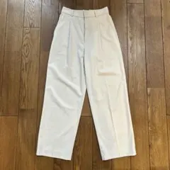 UNIQLO ワイドタックパンツ　S