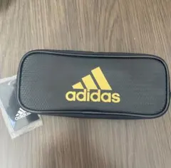 新品・未使用・タグ付き！ゴールドロゴが映える黒のadidas筆箱