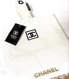 CHANEL ノベルティ トートバッグ ホワイトのサムネイル