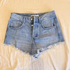 ZARA デニムショートパンツ カットオフのサムネイル