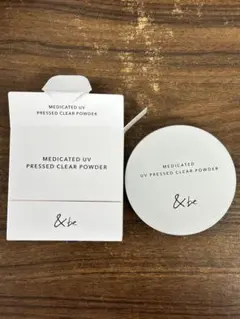 &be MEDICATED UV PRESSED CLEAR POWDER 8gのサムネイル