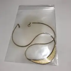 13384 AVON ヴィンテージ　ゴールド色 ネックレス