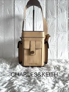 CHARLES & KEITH ショルダーバッグ ベージュのサムネイル