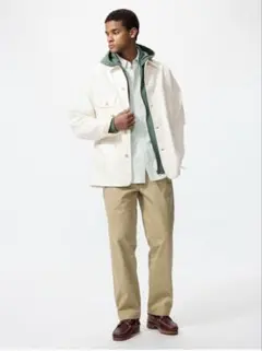 ユニクロ　ベージュチノパン