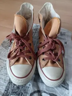 Converse オレンジ ハイカットスニーカー