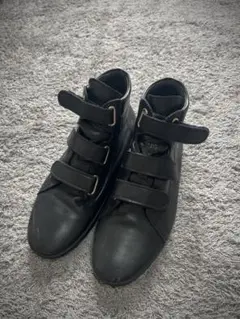 "BELLY BUTTON" Black Leather Sneaker