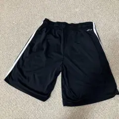 キッズ160cm☆adidas 黒 ハーフパンツ