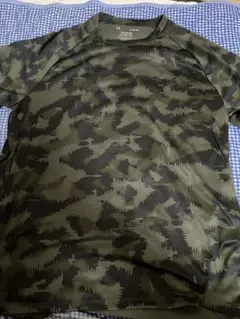 アンダーアーマーTシャツXL 迷彩