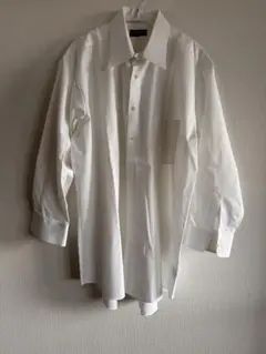 ホワイト 長袖シャツ ポケット付き