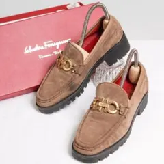 フェラガモ スエード ベージュ タンクソール ガンチーニローファー 22.5cm