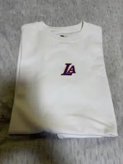 NEW ERA Lakersロゴ Tシャツ Sサイズ ホワイトのサムネイル