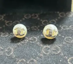 パール調ボールピアス