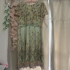 ローズティアラ42 エレガントな花柄刺繍 半袖ロングワンピース