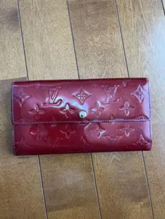 Louis Vuitton M91281 エナメル　財布