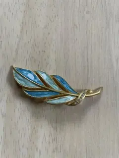 葉っぱデザイン ブローチ