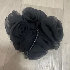 シフォン 薔薇 黒 髪飾りツインコーム ビーズ付き