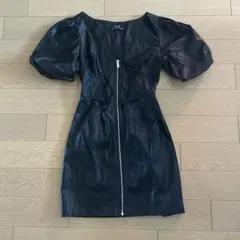 Bershka ブラック ミニワンピース 半袖のサムネイル