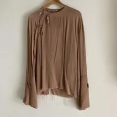 ameri vintageアメリヴィンテージ　刺繍入りベージュ長袖ブラウス Ameri vintageアメリヴィンテージ 刺繍入り長袖ブラウス ベージュ