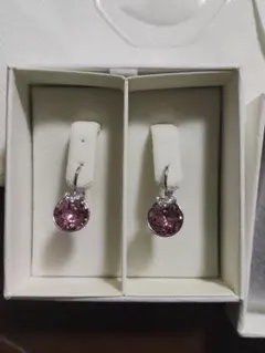 Swarovski スワロフスキー クローバー型スタッドピアス - メルカリ