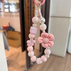 花とビーズのピンクストラップ