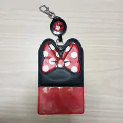 ディズニーリゾート　ミニーマウス　パスケース　定期入れ　リール付き