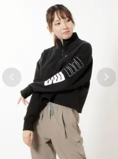 PUMA クロップド丈トップス