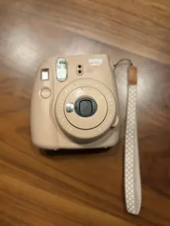 チェキ instax mini 8+（プラス） 本体 ストラップ付き