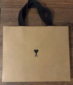 ami paris ショップ袋　紙袋のサムネイル
