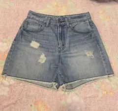 GUジーユー ダメージデニムショートパンツ ライトブルー系