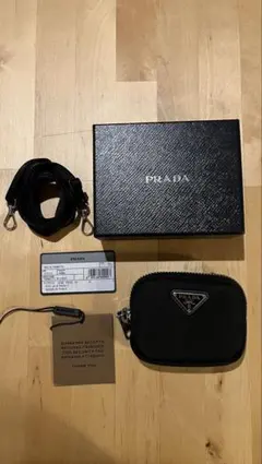 完売品　レア　PRADA ブラック ナイロンショルダーバッグ　ポーチ