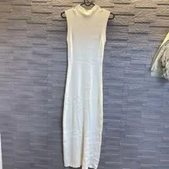 SNIDEL アイボリー ノースリーブワンピース