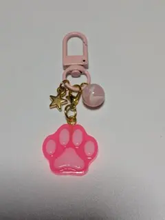 #70 レジンキーホルダー ハンドメイド チャーム 肉球 猫 犬 ピンク