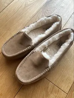 UGG アンスレー チェスナット モカシン スリッポン - メルカリ