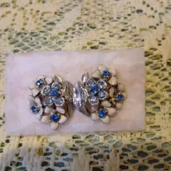 花デザイン ヴィンテージ風イヤリング