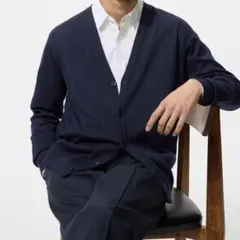 ユニクロ✨ニットVネックカーディガン　長袖　メンズ　羽織り　麻混　ネイビー　Lのサムネイル
