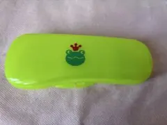 ★リッチェルのカトラリーケース　カエル 王冠デザイン