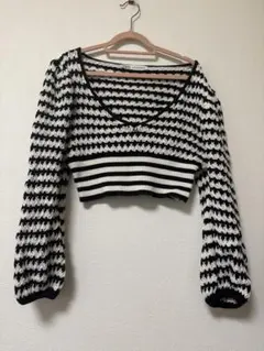 白黒ストライプ クロップドニット