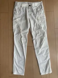 ホワイト スリムフィット カーゴパンツ