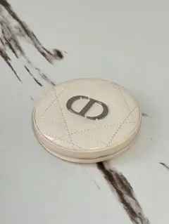 Dior ディオールスキン　フォーエヴァークチュールルミナイザー