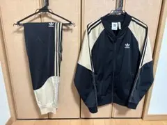 adidas 22年 トラックジャケット 黒金 XL 刺繍ロゴ ビッグサイズのサムネイル