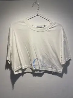 Calvin Klein クロップドTシャツ