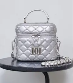 【新品、未使用、未開封❣️】❤️Ｄａｒｉｃｈ❤️キルティングビジュースクエアミニバッグ