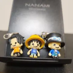 ワンピース　サボ　エース　ルフィ　チャーム　マスコット　三兄弟