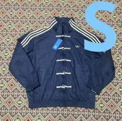 (りページ) 中国限定adidasアディダス トラックジャケット SNSで超話題！中国adidas限定『チャイナトラックトップ』【BUYMA】