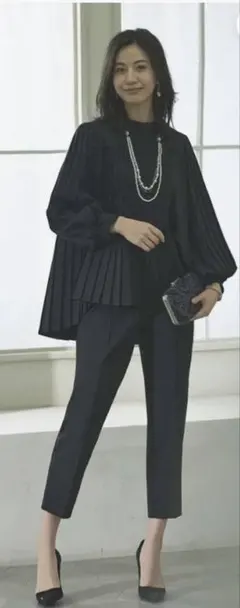 RUIRUE BOUTIQUE プリーツフレアトップス＆パンツスーツ