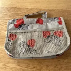 カルディ いちご柄　バックインバック